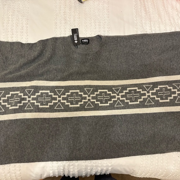 100% cashmere poncho, sweater. - Picture 2 of 5